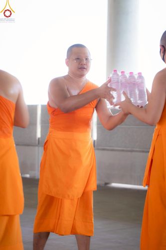 ภาพ No.218314:วันที่ 12-18 เมษายน พ.ศ. 2568 พระภิกษุและเจ้าหน้าที่อาสาสมัคร เตรียมพื้นที่ต้อนรับพักค้างพระสังฆาธิการ เนื่องในงานวันคุ้มครองโลก 22 เมษายน พ.ศ. 2568