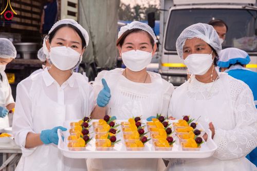 ภาพ No.115106:พิธีถวายภัตตาหารเป็นสังฆทาน แด่คณะพระธรรมยาตรา ปีที่ 12 วันที่ 19 มกราคม พ.ศ. 2567 ณ วัดโบสถ์(บน) บางคูเวียง จ.นนทบุรี