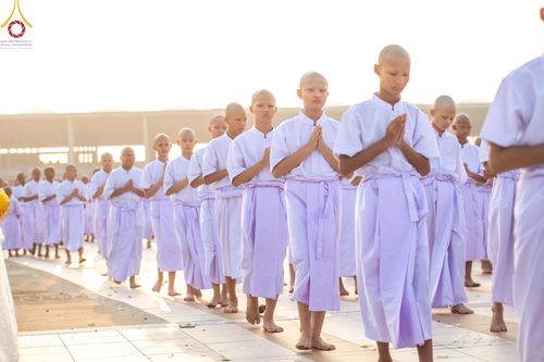 ภาพ No.133766:พิธีเวียนประทักษิณและพิธีวันทาเจดีย์ โครงการบรรพชาสามเณร ฟื้นฟูพระพุทธศาสนาทั่วไทย ณ วัดพระธรรมกาย วันเสาร์ที่ 6 เมษายน พ.ศ. 2567