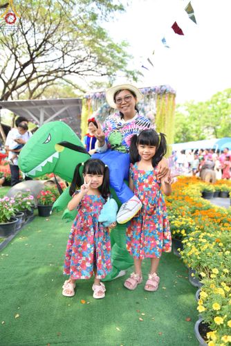 ภาพ No.111278:กิจกรรมงานวันเด็กแห่งชาติ รวมพลังเด็กเก่งและดี สร้างความดีสากล ปีที่ 6 ร่วมจัดโดย เทศบาลเมืองท่าโขลง พุทธสมาคมปทุมธานี องค์การบริหารส่วนตำบลคลองสาม ณ วัดพระธรรมกาย จ.ปทุมธานี วันที่ 13 มกราคม พ.ศ. 2567