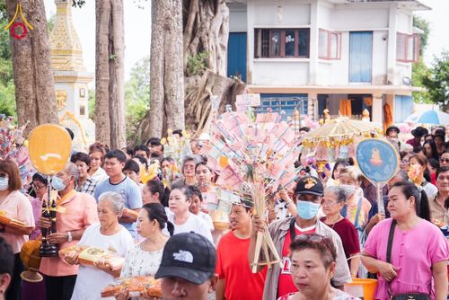 ภาพ No.168431:พิธีทอดกฐิน 4 วัด จ.ปราจีนบุรี โครงการกฐินสามัคคีทั่วไทย 30,000 วัด โดยคณะศิษยานุศิษย์วัดพระธรรมกาย บูชาธรรม 80 ปี หลวงพ่อธัมมชโย วันที่ 26-27 ตุลาคม พ.ศ. 2567