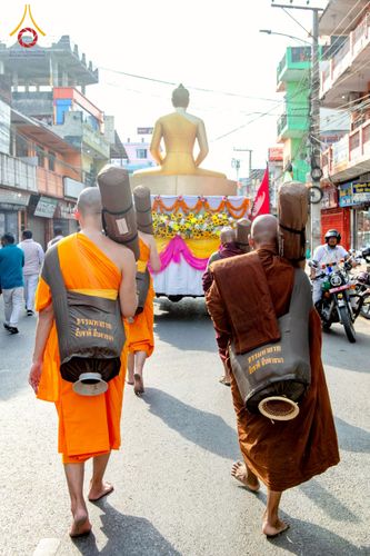 ภาพ No.212948:วันที่ 14 - 15 มีนาคม พ.ศ. 2568 คณะสงฆ์และสามเณรเดินธรรมยาตรา ในโครงการบวชสามเณรเนปาล 500 รูป ไปยังสถานที่รอบมายาเทวีและลุมพินีเกรด ณ ลุมพินี ประเทศเนปาล