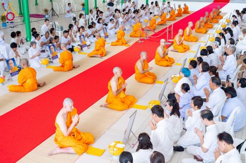 ภาพ No.244833:วันเสาร์ที่ 6 กันยายน พ.ศ. 2568 พิธีถวายบาตร บรรพชา อุปสมบทของนาคธรรมทายาท โครงการอุปสมบทหมู่บูชาธรรมครบรอบ 108 ปี  วันครูผู้ค้นพบวิชชาธรรมกาย ณ โบสถ์พระไตรปิฎก วัดพระธรรมกาย