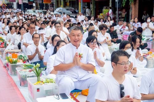 ภาพ No.237107:วันอาทิตย์ที่ 10 สิงหาคม พ.ศ. 2568 มหาสังฆทานครั้งยิ่งใหญ่ ตักบาตรพระ 10,000 รูป ถ.นิพัทธ์อุทิศ 3 ใจกลางนครหาดใหญ่ จ.สงขลา (ชุดที่ 2)