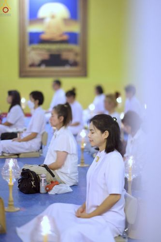 ภาพ No.224010:วันวิสาขบูชา วันอาทิตย์ที่ 11 พฤษภาคม พ.ศ. 2568 พิธีจุดวิสาขประทีป ,  พิธีเวียนประทักษิณรอบพระมหาธรรมกายเจดีย์ , พิธีฉลองชัยสวดมนต์บทธัมมจักกัปปวัตตนสูตร ครบ 7,357,000,000 จบ ณ มหารัตนวิหารคด วัดพระธรรมกาย