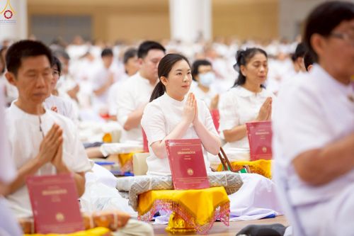 ภาพ No.228367:วันอาทิตย์ที่ 8 มิถุนายน พ.ศ. 2568 พิธีถวายทุนสนับสนุนพระไตรปิฎกฉบับธรรมชัย และอนุรักษ์คัมภีร์โบราณ ณ ห้องแก้วสารพัดนึก 2 วัดพระธรรมกาย