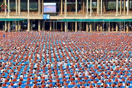 ภาพ No.219627:วันอังคารที่ 22 เมษายน พ.ศ. 2568 พิธีถวายมหาสังฆทานคณะสงฆ์ 40,000 กว่าวัดทั่วประเทศ เนื่องในวันคุ้มครองโลก ณ วัดพระธรรมกาย จ.ปทุมธานี