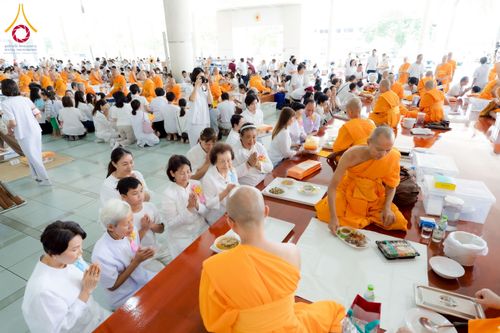 ภาพ No.253581:วันอังคารที่ 7 ตุลาคม พ.ศ.2568 (วันพระ ขึ้น 15 ค่ำ เดือน 11) พิธีบุพเปตพลี ครั้งที่ 171 ร่วมอุทิศบุญแด่หมู่ญาติที่ล่วงลับไปแล้ว และสืบทอดอายุพระพุทธศาสนา ณ หอฉันคุณยายอาจารย์ฯ วัดพระธรรมกาย