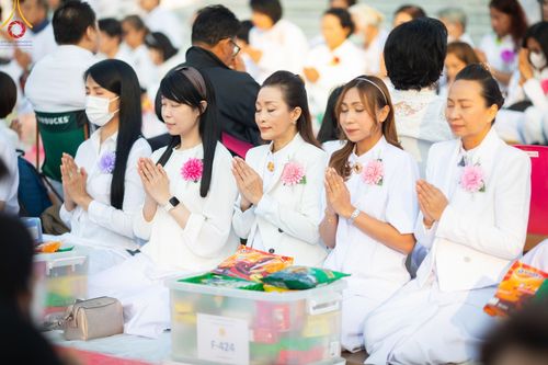 ภาพ No.193005:พิธีตักบาตรพระธรรมยาตรา ณ อนุสรณ์สถานคลองบางนางแท่น อ.สามพราน จ.นครปฐม ในโครงการธรรมยาตรา กตัญญูบูชา มหาปูชนียาจารย์ พระมงคลเทพมุนี(สด จนฺทสโร) พระผู้ปราบมาร อนุสรณ์สถาน 7 แห่ง ปีที่ 13 วันที่ 11 มกราคม พ.ศ.2568