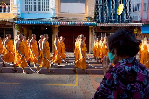 ภาพ No.248767:วันที่ 20 กันยายน พ.ศ. 2568 พิธีอัญเชิญรูปหล่อหลวงปู่วัดปากน้ำ ภาษีเจริญ จากวัดมงคลนิมิตร พระอารามหลวง เพื่อประดิษฐาน ณ วิหารพระมงคลเทพมุนี (สด จนฺทสโร)  ศูนย์ปฏิบัติธรรมภูเก็ต จ.ภูเก็ต