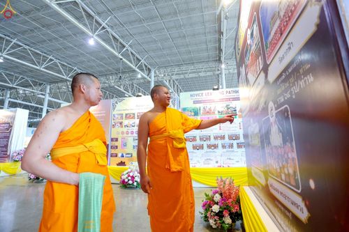 ภาพ No.235982:วันที่ 3 สิงหาคม พ.ศ. 2568 ภาพบรรยากาศ การต้อนรับปฎิสันถาร ของคณะสงฆ์ ในวันสมาธิโลก พิธีถวายมหาสังฆทาน 2,000 กว่าวัด ณ วัดพระธรรมกาย