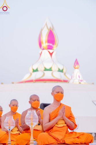 ภาพ No.109622:พิธีจุดประทีปถวายเป็นพุทธบูชา และบูชาธรรมมหาปูชนียาจารย์ วันที่ 10 มกราคม พ.ศ. 2567 ณ อนุสรณ์สถานคลองบางนางแท่น อ.สามพราน จ.นครปฐม