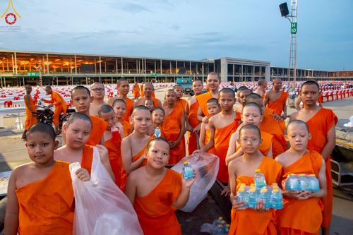 ภาพ No.218826:วันศุกร์ที่ 18 เมษายน พ.ศ. 2568 การเตรียมงานในลานธรรม , พระมหาธรรมกายเจดีย์ เพื่องานวันคุ้มครองโลก 22 เมษายน พ.ศ. 2568