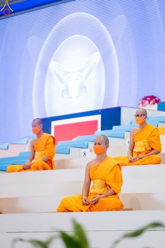 ภาพ No.86887:พิธีตักบาตร , พิธีบูชาข้าวพระ , พิธีจุดเทียนใจ ไฟนิรันดร์ อนันตชัย ในวันอาทิตย์ต้นเดือน 3 กันยายน พ.ศ. 2566 ณ วัดพระธรรมกาย