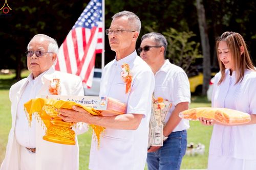 ภาพ No.234648:วันอาทิตย์ที่ 20 กรกฎาคม  พ.ศ.2568 พิธีทอดผ้าป่าภาคพื้นอเมริกา พิธีเจริญพระพุทธมนต์ ฉลองอาคารแก้วธรรมชัยรัตนอนันต์ วัดพระธรรมกายเทนเนสซี ประเทศสหรัฐอเมริกา