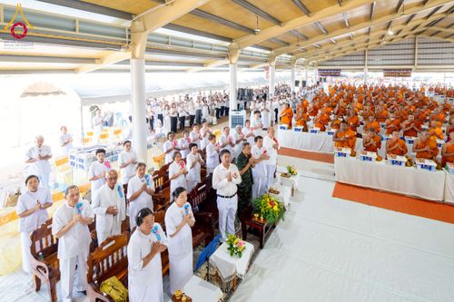 ภาพ No.230203:วันเสาร์ที่ 28 มิถุนายน พ.ศ. 2568 พิธีถวายสังฆทาน 323 วัด 4 จังหวัดชายแดนใต้ ปีที่ 21 ครั้งที่ 178 พิธีมอบกองทุนหนุนแรงใจช่วยครูใต้ ปีที่ 18 ครั้งที่ 142 ณ ศูนย์อบรมเยาวชนจังหวัดปัตตานี