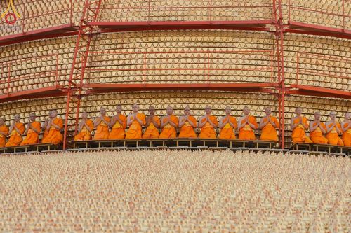 ภาพ No.194544:พิธีปฐมเริ่มสุวรรณรังสรรค์มหาธรรมกายเจดีย์ วันจันทร์ที่ 13 มกราคม พ.ศ. 2568 ณ มหาธรรมกายเจดีย์ วัดพระธรรมกาย จ.ปทุมธานี