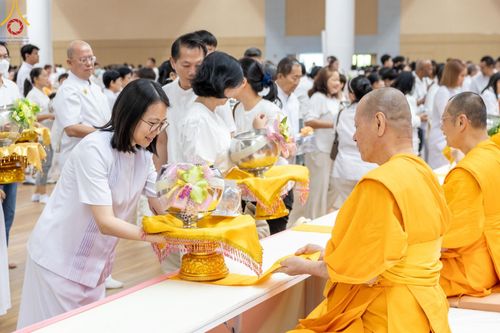 ภาพ No.206939:พิธีถวายโคมมาฆประทีป น้อมถวายเป็นพุทธบูชา แด่คณะพระภิกษุ สามเณร วัดพระธรรมกาย วันอาทิตย์ที่ 9 กุมภาพันธ์ พ.ศ. 2568 ณ ห้องแก้วสารพัดนึก 2 สภาธรรมกายสากล วัดพระธรรมกาย จังหวัดปทุมธานี