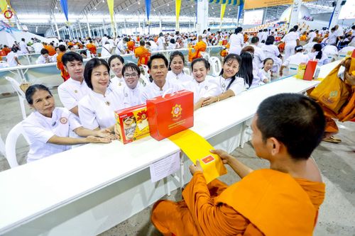 ภาพ No.236395:วันที่ 3 สิงหาคม พ.ศ. 2568 พิธีถวายมหาสังฆทานคณะสงฆ์ 2,000 กว่าวัดทั่วประเทศ ปีที่ 25 , พิธีถวายไทยธรรมคณะสงฆ์ 323 วัด 4 จังหวัดชายแดนภาคใต้ ณ วัดพระธรรมกาย