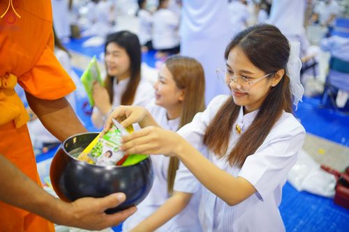 ภาพ No.205903:พิธีตักบาตร และ พิธีบูชาข้าวพระ ในวันอาทิตย์ต้นเดือน 2 กุมภาพันธ์ พ.ศ. 2568 ณ สภาธรรมกายสากล วัดพระธรรมกาย