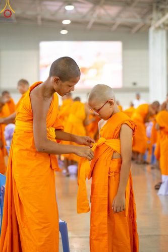 ภาพ No.215819:วันเสาร์ที่ 5 เมษายน พ.ศ. 2568 พิธีขอบรรพชา พิธีขอสรณคมน์และศีล  พิธีขอนิสสัย พิธีถวายบาตร ในโครงการบรรพชาสามเณรฟื้นฟูพระพุทธศาสนาทั่วไทย , โครงการหน่อแก้วเปรียญธรรม รุ่นที่ 13 ,  โครงการสามเณรยุวธรรมทายาท รุ่นที่ 33 , โครงการสามเณรมัชฌิมธรรมทายาท รุ่นที