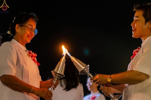 ภาพ No.160630:พิธีจุดประทีป 20,000 ดวง บูชาพระมหาธรรมกายเจดีย์ และบูชาพระมงคลเทพมุนี (สด จนฺทสโร) พระผู้ปราบมาร ณ ลานธรรม พระมหาธรรมกายเจดีย์ วัดพระธรรมกาย จ.ปทุมธานี วันที่ 10 ตุลาคม พ.ศ. 2567