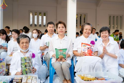ภาพ No.116088:พิธีตักบาตรพระธรรมยาตรา ณ อนุสรณ์สถานลำดับที่ 4 สถานที่เกิดด้วยกายธรรม วัดโบสถ์(บน) จ.นนทบุรี วันที่ 21 มกราคม พ.ศ. 2567