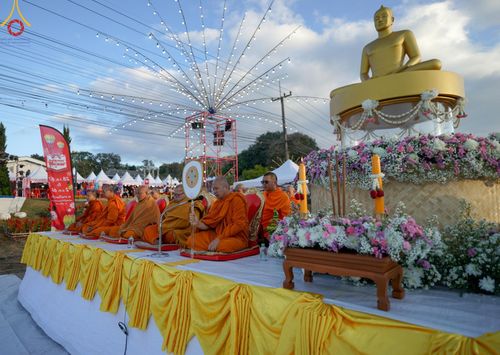 ภาพ No.187197:พิธีตักบาตรพระ ๕๐๐ รูป "สร้างบุญใหญ่ ส่งท้ายปีเก่า ต้อนรับปีใหม่ ๒๕๖๘" วันเสาร์ที่ ๒๘ ธันวาคม พ.ศ. ๒๕๖๗ ณ ถนนหน้าที่ว่าการอำเภอภูเรือ จังหวัดเลย