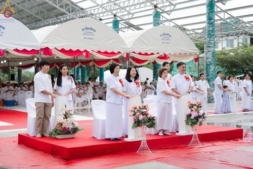 ภาพ No.158160:พิธีทอดผ้าป่า ติดตั้งแผ่นสิริฉะทะนะรัสมี(หลังคา) อาคาร 80 ปี หลวงพ่อธัมมชโย วันอาทิตย์ที่ 22 กันยายน พ.ศ. 2567 ณ ศูนย์ปฏิบัติธรรมวิหารแดง อ.วิหารแดง จ.สระบุรี