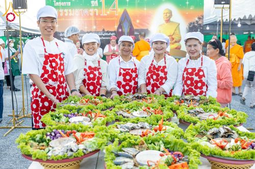 ภาพ No.289863:วันที่ 8 มกราคม พ.ศ. 2569 พิธีถวายภัตตาหารเป็นสังฆทาน แด่พระธรรมยาตรา ณ อนุสรณ์สถานคลองบางนางแท่น อ.สามพราน จ.นครปฐม ในโครงการธรรมยาตรา กตัญญูบูชา มหาปูชนียาจารย์ พระมงคลเทพมุนี(สด จนฺทสโร) พระผู้ปราบมาร อนุสรณ์สถาน 7 แห่ง ปีที่ 14