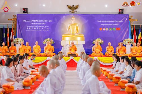 ภาพ No.283635:วันเสาร์ที่ 20 ธันวาคม  2568 พิธีบรรพชาสามเณร ณ ประเทศอินโดนีเซีย