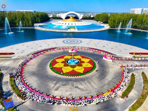 ภาพ No.304769:วันที่ 25 มกราคม พ.ศ. 2569 พิธีต้อนรับพระธรรมยาตรา (ภาพชุดที่ 2) รร.สามัคคีราษฏร์บำรุง-วัดพระธรรมกาย ในโครงการธรรมยาตรา กตัญญูบูชา มหาปูชนียาจารย์ พระมงคลเทพมุนี(สด จนฺทสโร) พระผู้ปราบมาร อนุสรณ์สถาน 7 แห่ง ปีที่ 14