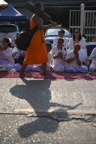 ภาพ No.295123:วันที่ 14 มกราคม พ.ศ. 2569 พิธีต้อนรับพระธรรมยาตรา อนุสรณ์สถานลำดับที่ 4  สถานที่เกิดด้วยกายธรรม ณ วัดโบสถ์บน ต.บางคูเวียง จ.นนทบุรี ในโครงการธรรมยาตรา กตัญญูบูชา มหาปูชนียาจารย์ พระมงคลเทพมุนี(สด จนฺทสโร) พระผู้ปราบมาร อนุสรณ์สถาน 7 แห่ง ปีที่ 14