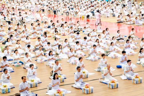 ภาพ No.280567:วันที่ 28 ธันวาคม พ.ศ.2568 พิธีถวายอุปกรณ์ทำความสะอาด ณ ห้องแก้วสารพัดนึก วัดพระธรรมกาย