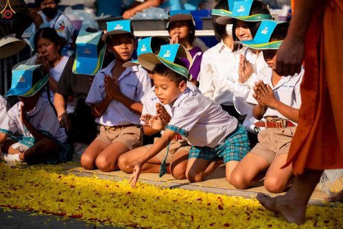ภาพ No.295108:วันที่ 14 มกราคม พ.ศ. 2569 พิธีต้อนรับพระธรรมยาตรา อนุสรณ์สถานลำดับที่ 4  สถานที่เกิดด้วยกายธรรม ณ วัดโบสถ์บน ต.บางคูเวียง จ.นนทบุรี ในโครงการธรรมยาตรา กตัญญูบูชา มหาปูชนียาจารย์ พระมงคลเทพมุนี(สด จนฺทสโร) พระผู้ปราบมาร อนุสรณ์สถาน 7 แห่ง ปีที่ 14