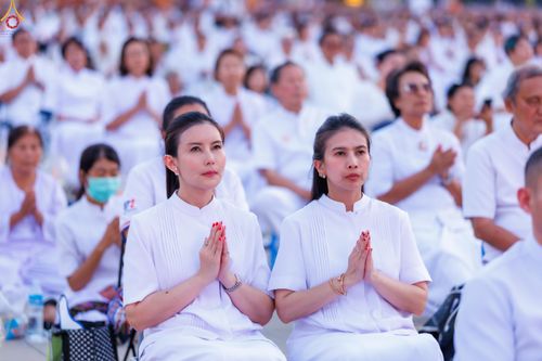 ภาพ No.307579:วันที่ 31 มกราคม พ.ศ. 2569 พิธีจุดประทีปธรรมถวายเป็นพุทธบูชา  และบูชาธรรมมหาปูชนียาจารย์ (ภาพชุดที่ 2) ณ วัดพระธรรมกาย ปทุมธานี ในโครงการธรรมยาตรา กตัญญูบูชา มหาปูชนียาจารย์ พระมงคลเทพมุนี(สด จนฺทสโร) พระผู้ปราบมาร อนุสรณ์สถาน 7 แห่ง ปีที่ 14