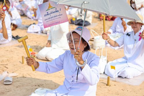 ภาพ No.327394:วันศุกร์ที่ 1 พฤษภาคม พ.ศ.2569 พิธีทอดผ้าป่า โปรยรัตนชาติ ตอกเสาเข็มมงคลต้นแรก สถาปนา “องค์พระเจดีย์เพื่อสร้างสันติภาพโลก” (แห่งแรกของภาคอีสาน) ณ ธุดงคสถานอำนาจเจริญ  อ.เมือง จ.อำนาจเจริญ