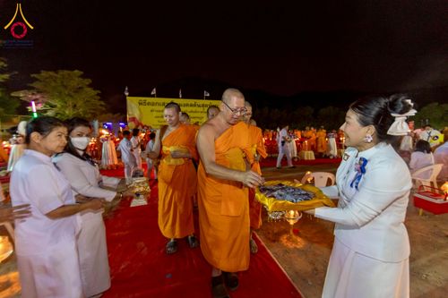 ภาพ No.275310:วันอาทิตย์ที่ 30 พฤศจิกายน พ.ศ. 2568 พิธีจุดประทีปถวายเป็นพุทธบูชา ณ ศูนย์ปฏิบัติธรรมระยอง (บ้านช่องลม)