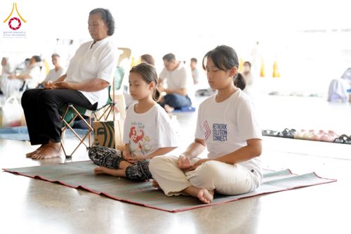 ภาพ No.134076:พิธีบูชาข้าวพระ  ในวันอาทิตย์ต้นเดือนที่ 7 เมษายน พ.ศ. 2567 ณ วัดพระธรรมกาย จ.ปทุมธานี