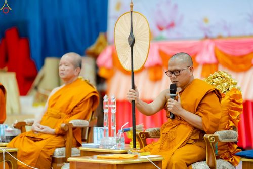 ภาพ No.233559:วันจันทร์ที่ 7 กรกฎาคม พ.ศ. 2568 จังหวัดบุรีรัมย์รวมใจ สัมมนาคณะสงฆ์ เพื่อฟื้นฟูพระพุทธศาสนา  โครงการทอดกฐินสามัคคีทั่วไทย 30,000 วัด ประจำปีพุทธศักราช 2568 และพิธีถวายมหาสังฆทาน 300 กว่าวัด โดยคณะศิษยานุศิษย์ บูชาธรรม 81 ปี หลวงพ่อธัมมชโย  ณ วัดกลาง พระ