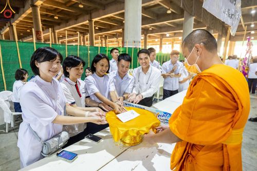 ภาพ No.123605:พิธีถวายสลากภัต แด่พระภิกษุสงฆ์ เพื่อโครงการธรรมยาตรา กตัญญูบูชา มหาปูชนียาจารย์ พระมงคลเทพมุนี (สด จนฺทสโร) พระผู้ปราบมาร อนุสรณ์สถาน 7 แห่ง ปีที่ 12 ระหว่างวันที่ 2 - 31 มกราคม พ.ศ.2567