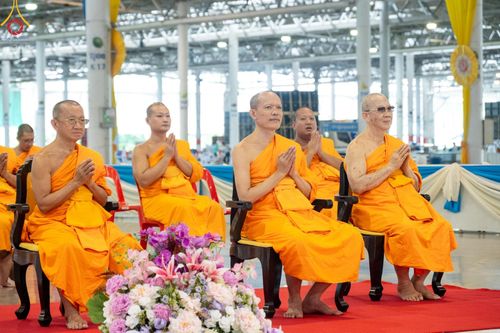 ภาพ No.153228:พิธีมุทิตาสักการะ พระภิกษุ-สามเณร ผู้สอบไล่ได้เปรียญธรรม ประโยค 1-2 ถึงประโยค ป.ธ.9 และบาลีศึกษา ประโยค1-2 ถึง บ.ศ.9 , พิธีมอบดวงแก้วสามเณรผู้ทรงบาลีไวยากรณ์ วัดพระธรรมกาย และ ศูนย์ส่งเสริมศีลธรรมในประเทศและต่างประเทศ วันอาทิตย์ที่ 8 กันยายน พ.ศ.2567