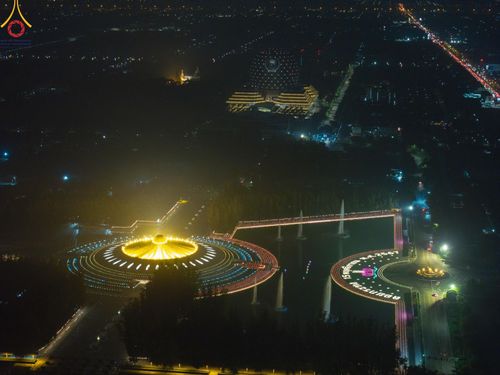 ภาพ No.170330:พิธีลอยกระทงธรรม ณ สระเศรษฐีทะเลบุญ มหาวิหารพระมงคลเทพมุนีฯ วัดพระธรรมกาย วันศุกร์ที่ 15 พฤศจิกายน พ.ศ.2567 (วันเพ็ญ 15 ค่ำ เดือน 12)