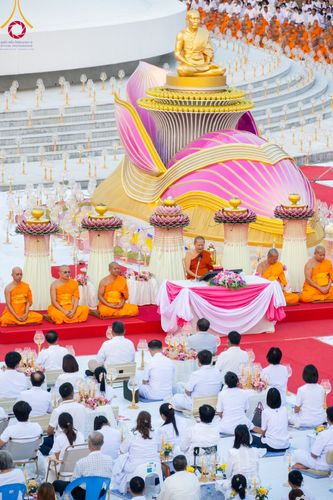ภาพ No.109606:พิธีจุดประทีปถวายเป็นพุทธบูชา และบูชาธรรมมหาปูชนียาจารย์ วันที่ 10 มกราคม พ.ศ. 2567 ณ อนุสรณ์สถานคลองบางนางแท่น อ.สามพราน จ.นครปฐม