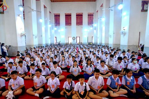 กิจกรรมวันรวมพลังเด็กดี V-Star ผู้นำฟื้นฟูศีลธรรมโลก กรุงเทพมหานคร ณ วัดมหาธาตุยุวราชรังสฤษฎิ์ราชวรมหาวิหาร กรุงเทพมหานคร ในวันที่ 13 ธันวาคม พ.ศ. 2567