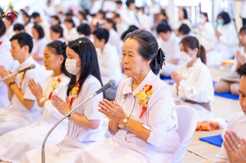 ภาพ No.196390:พิธีถวายภัตตาหารเป็นสังฆทาน แด่พระธรรมยาตรา ณ วัดโบสถ์(บน) ตำบลบางคูเวียง อำเภอบางกรวย จังหวัดนนทบุรี ในโครงการธรรมยาตรา กตัญญูบูชา มหาปูชนียาจารย์ พระมงคลเทพมุนี(สด จนฺทสโร) พระผู้ปราบมาร อนุสรณ์สถาน 7 แห่ง ปีที่ 13 วันที่ 17 มกราคม พ.ศ. 2568