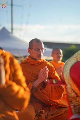 ภาพ No.187181:พิธีตักบาตรพระ ๕๐๐ รูป "สร้างบุญใหญ่ ส่งท้ายปีเก่า ต้อนรับปีใหม่ ๒๕๖๘" วันเสาร์ที่ ๒๘ ธันวาคม พ.ศ. ๒๕๖๗ ณ ถนนหน้าที่ว่าการอำเภอภูเรือ จังหวัดเลย