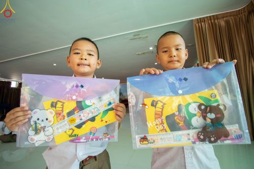 ภาพ No.104932:วันรวมพลังเด็กดี V-star ผู้นำฟื้นฟูศีลธรรมโลก จังหวัดกำแพงเพชร ณ ศูนย์ปฏิบัติธรรมกำแพงเพชร ในอุปถัมภ์พระพรหมวชิรปัญญาจารย์ วันที่ 22 ธันวาคม พ.ศ. 2566