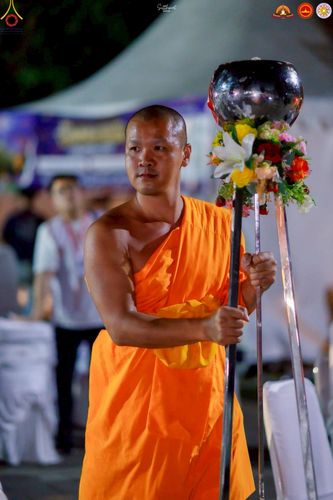 ภาพ No.224773:วันที่ 11 -12 พฤษภาคม พ.ศ. 2568 คณะพระอาจารย์ เจ้าหน้าที่ อาสาสมัคร นักศึกษา ทั้งชาวอินโดนีเซีย และชาวไทย ร่วมแรงร่วมใจ เตรียมงาน เก็บงาน ในวันวิสาขบูชา ณ พระมหาเจดีย์บรมพุทโธ ประเทศอินโดนีเซีย