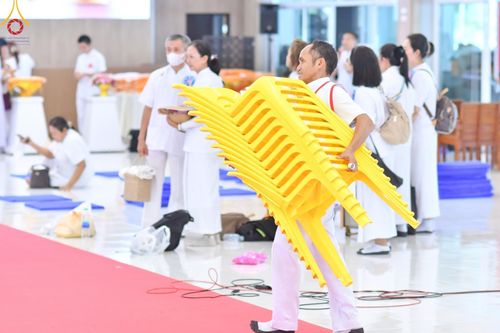 ภาพ No.130036:V.34 เพื่อธรรมเพื่อบางกล่ำ การรับบุญของเจ้าหน้าที่หน่วยงานต่างๆ  เพื่องานธรรมยาตราอัญเชิญพระบรมสารีริกธาตุ ประดิษฐาน ณ มหารัตนเจดีย์สิริปทุมสวรรค์ (เจดีย์อริยพุทธะ 5 พระองค์) ณ ศูนย์ปฏิบัติธรรมภาคใต้ อ.บางกล่ำ จ.สงขลา ระหว่างวันที่ 9-10 มีนาคม พ.ศ. 2567